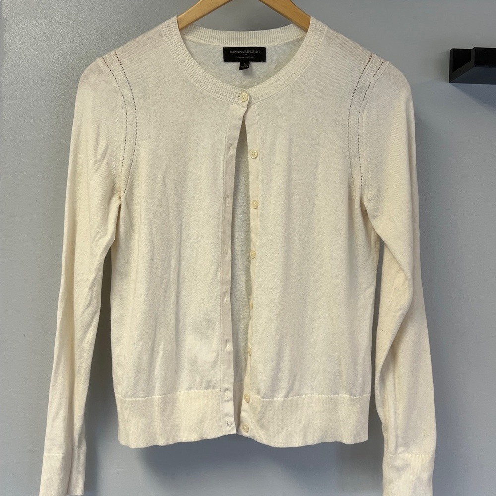 Banana Republic CLASSIC 90’s Ivory Button-Up Cardigan Sweater. Sz S
